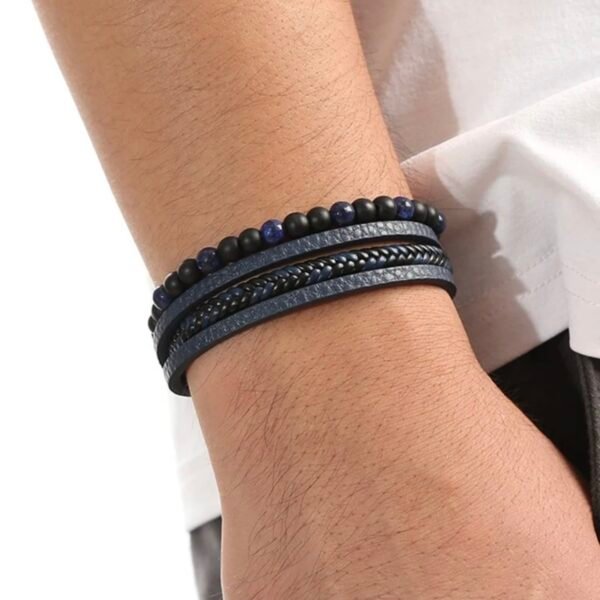 Bracelet multi-couches en cuir bleu avec perles naturelles et fermoir magnétique