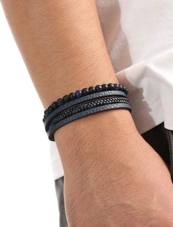 Bracelet multi-couches en cuir bleu avec perles naturelles et fermoir magnétique