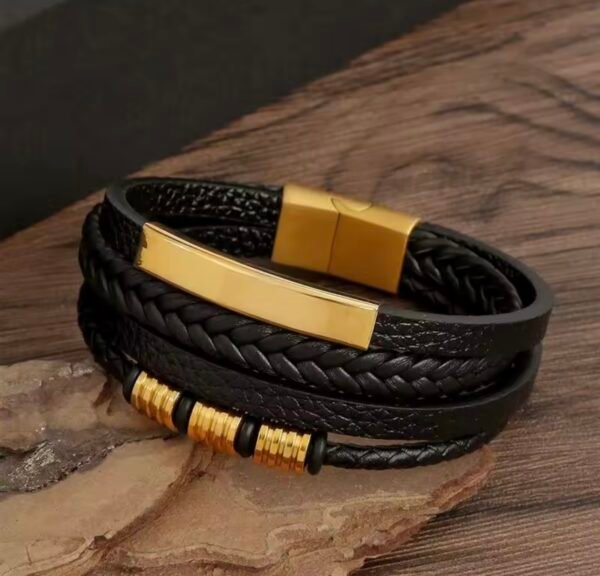 Bracelet en Cuir Tressé Multicouche avec Fermoir Magnétique en Acier Inoxydable